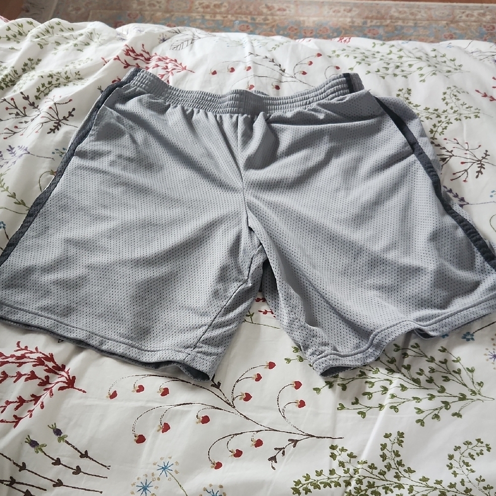 NWOT Men's Gray Athletic Shorts